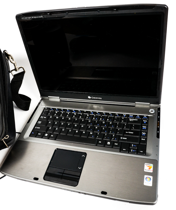 Gateway Laptop with Speakers and Targus Bag