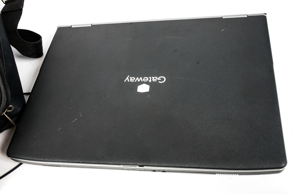 Gateway Laptop with Speakers and Targus Bag