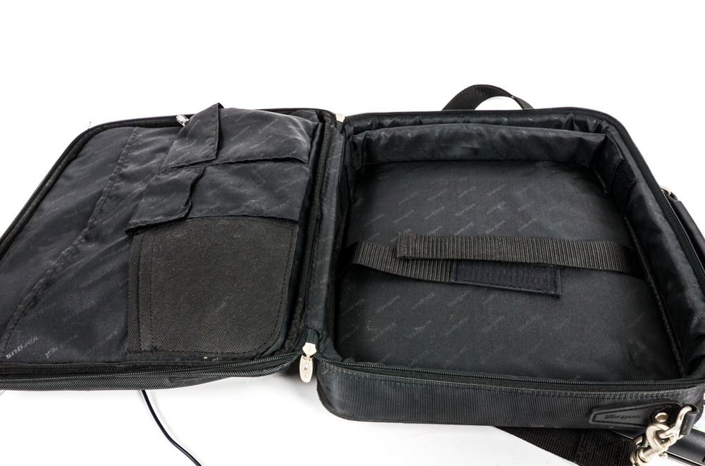 Gateway Laptop with Speakers and Targus Bag