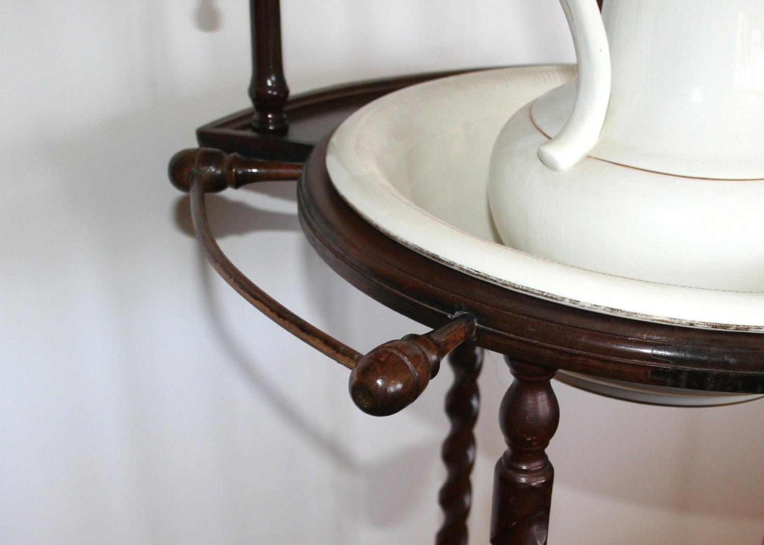 Vintage Victorian Wash Stand