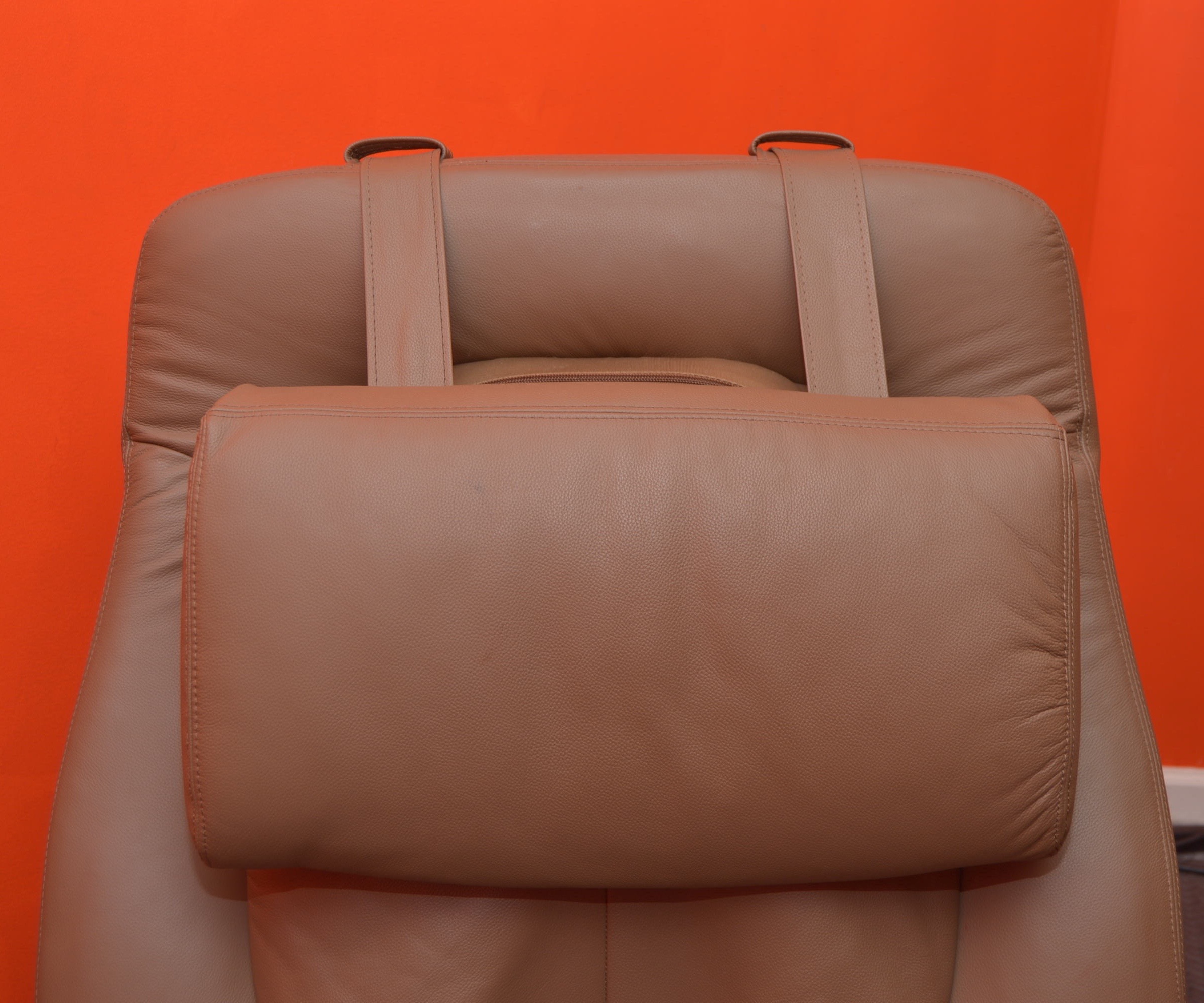 Sharper Image HT-270 Human Touch Robotic Massage Chair