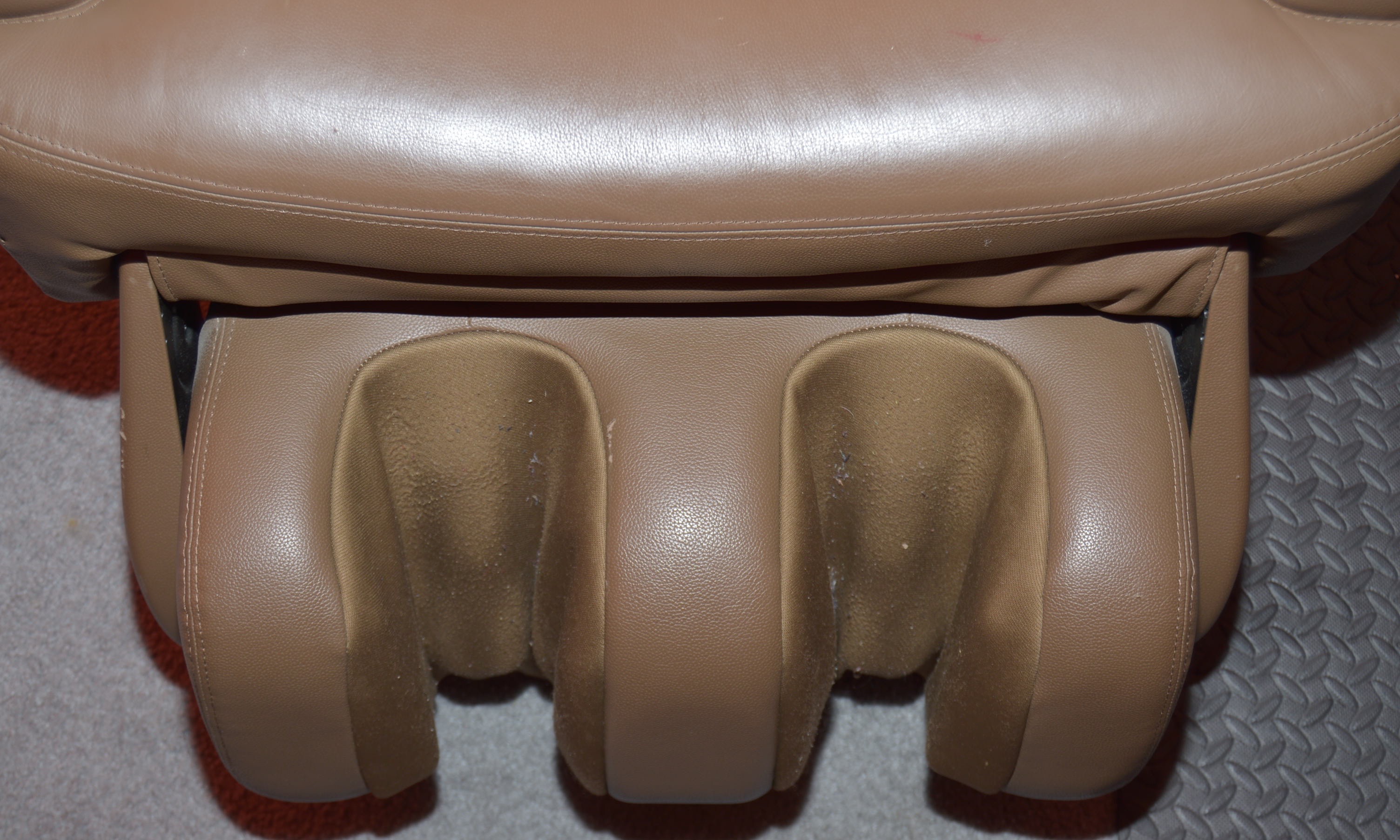 Sharper Image HT-270 Human Touch Robotic Massage Chair