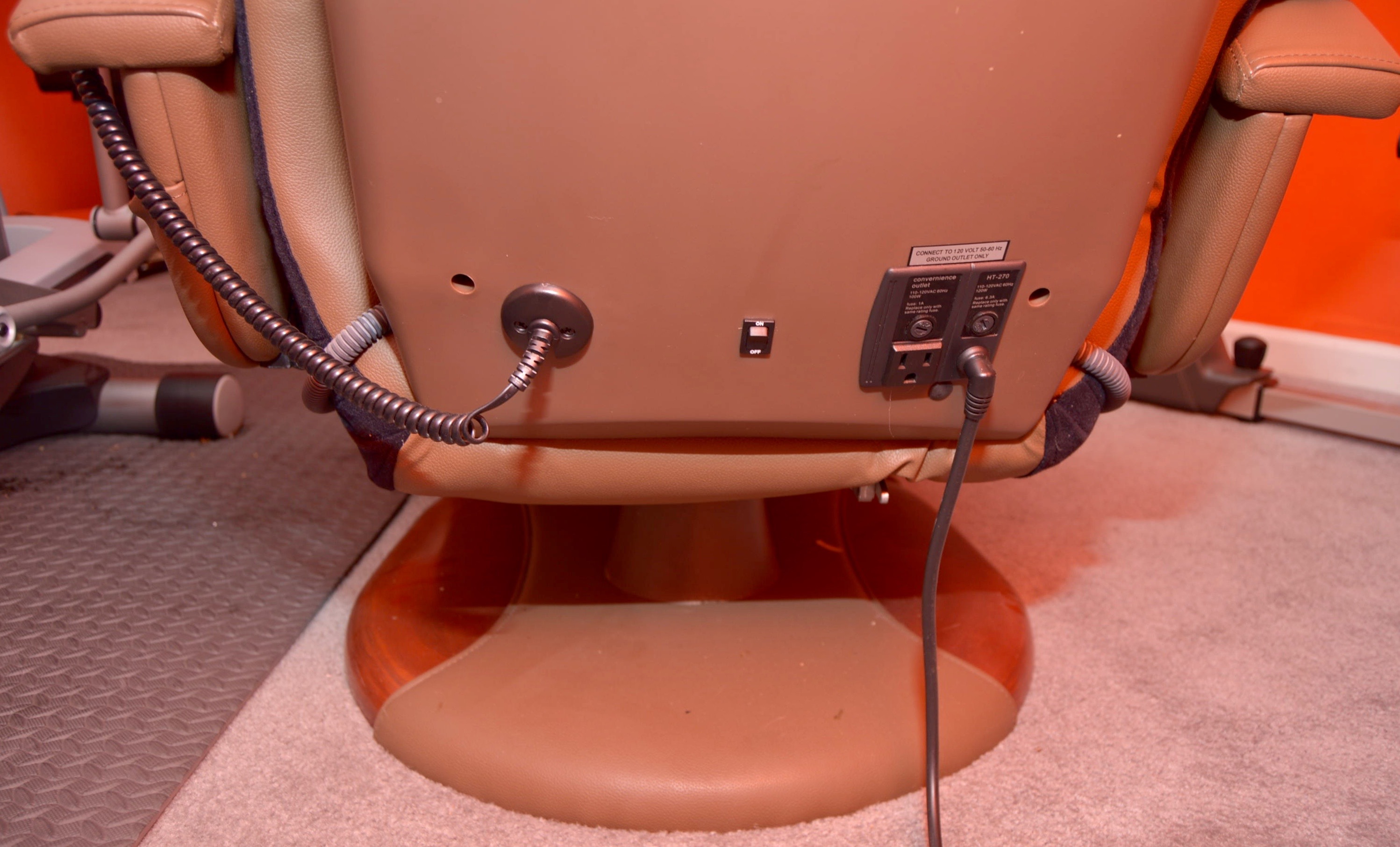 Sharper Image HT-270 Human Touch Robotic Massage Chair