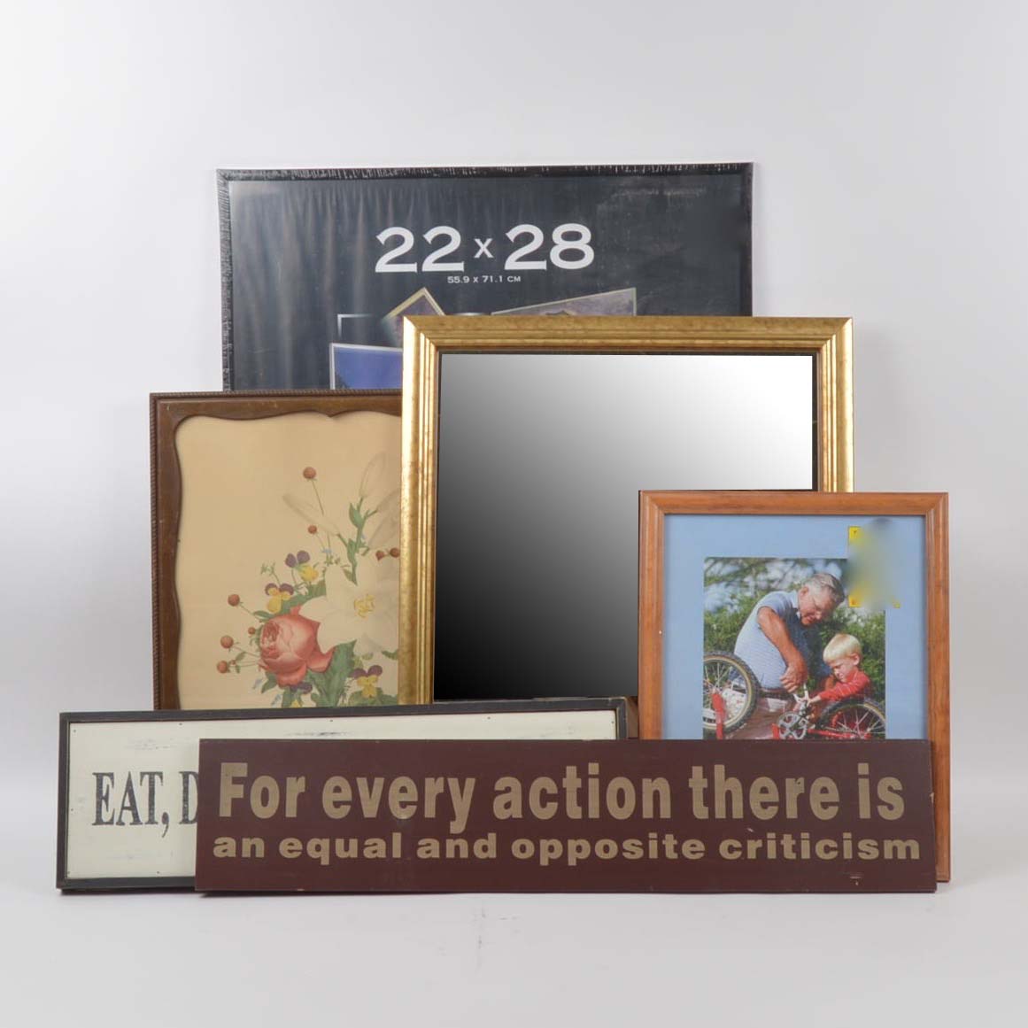 Assortment of Wall Décor