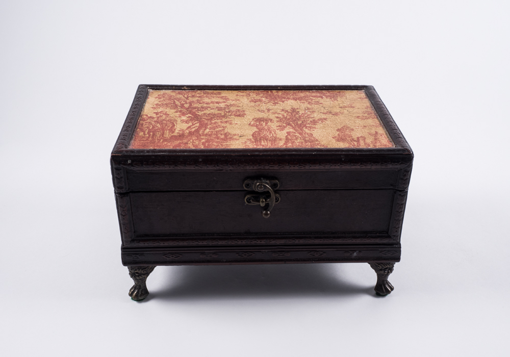 Globes and Box Decor