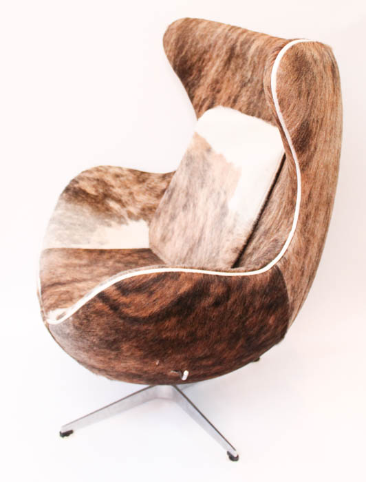 Haircalf Leather Egg-Style Chair