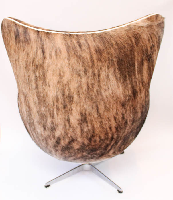 Haircalf Leather Egg-Style Chair