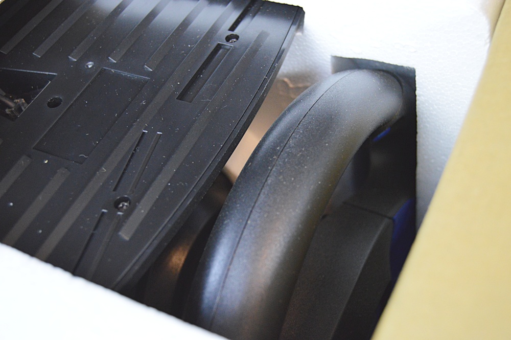 Play Station 2 Racing Wheel in Box