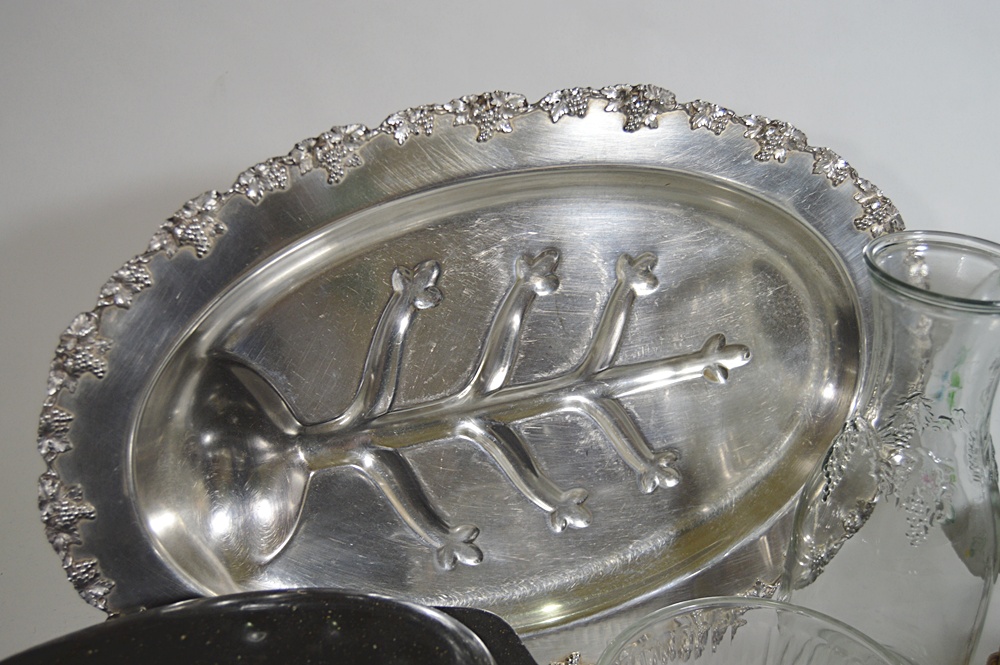 Kitchen Bakeware with Graniteware and Pyrex