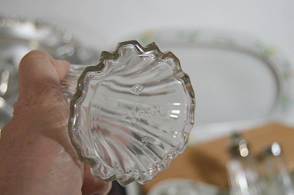 Kitchen Bakeware with Graniteware and Pyrex