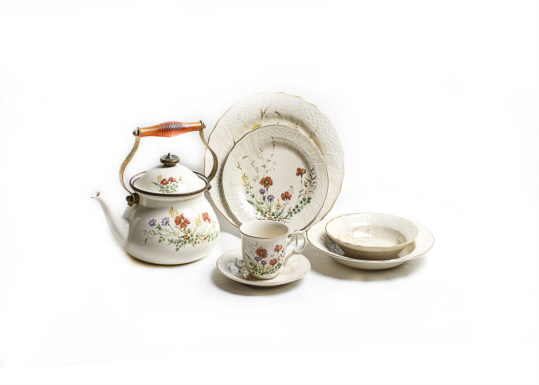 Four Settings of Mikasa Fine Ivory Margaux Dishware