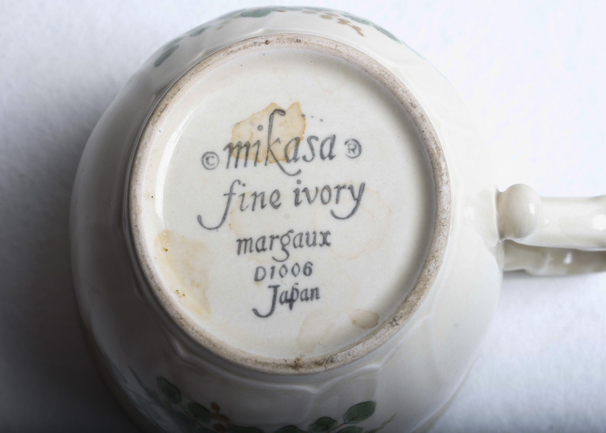 Four Settings of Mikasa Fine Ivory Margaux Dishware