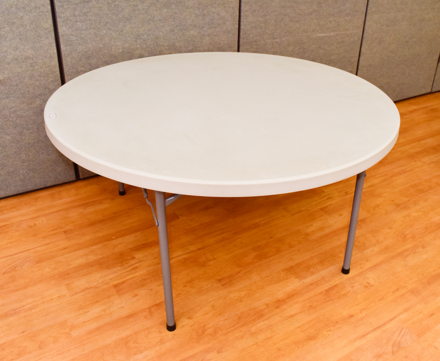 Heavy Duty Round Plastic Table