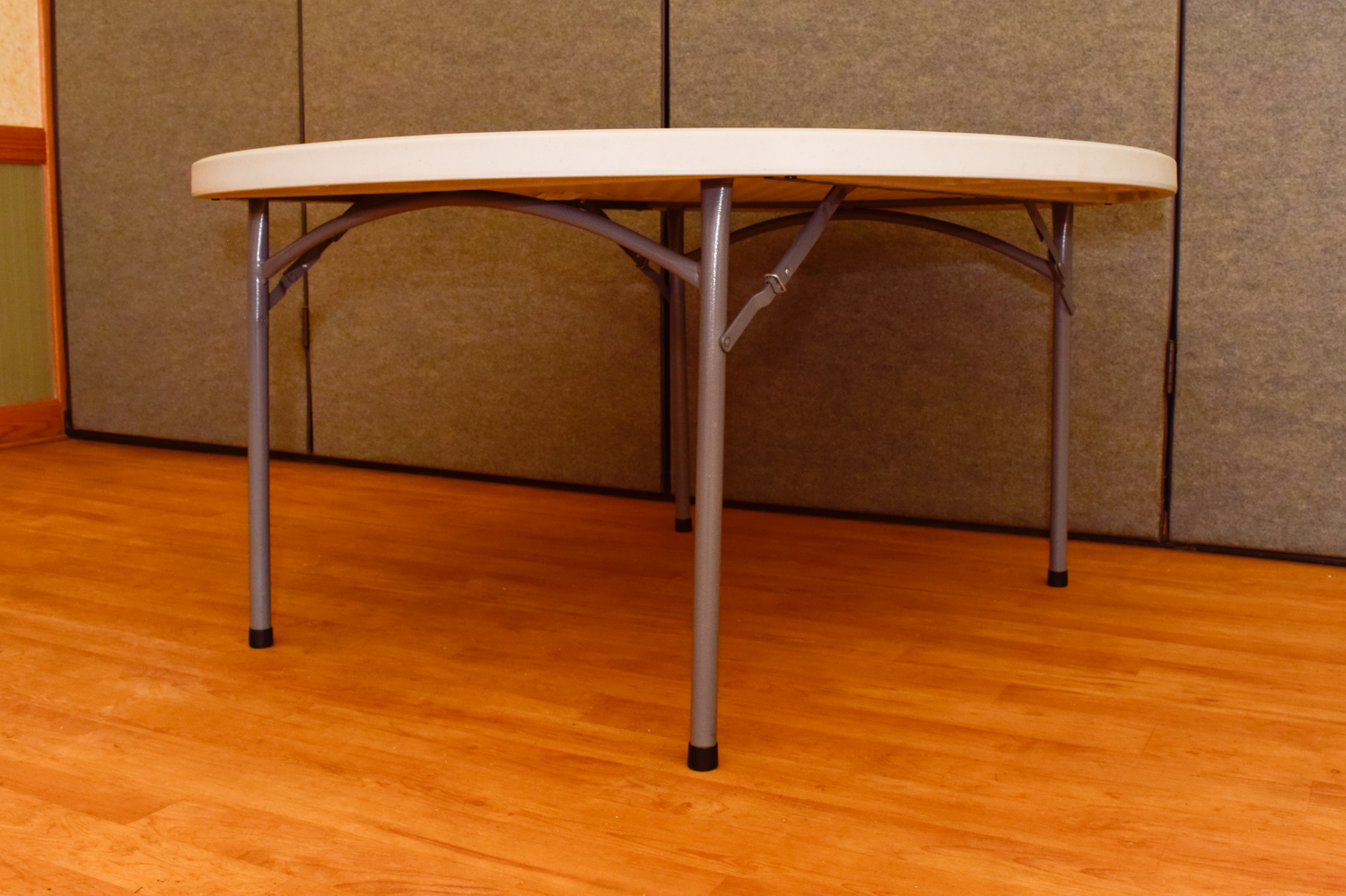 Heavy Duty Round Plastic Table