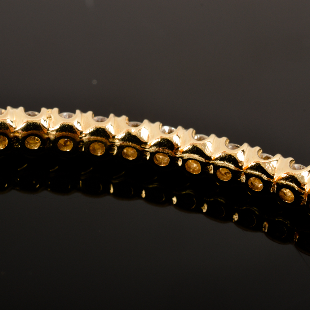 14KT Yellow Gold 2.64ctw Diamond Bangle Bracelet