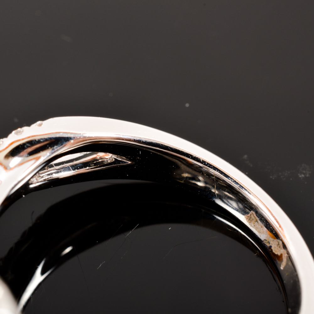 18KT White Gold Diamond Ring, Size 6 1/4