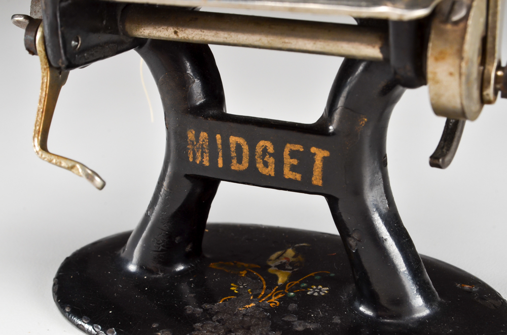 Antique Foley & Williams Midget Toy Sewing Machine