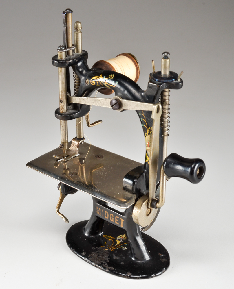 Antique Foley & Williams Midget Toy Sewing Machine