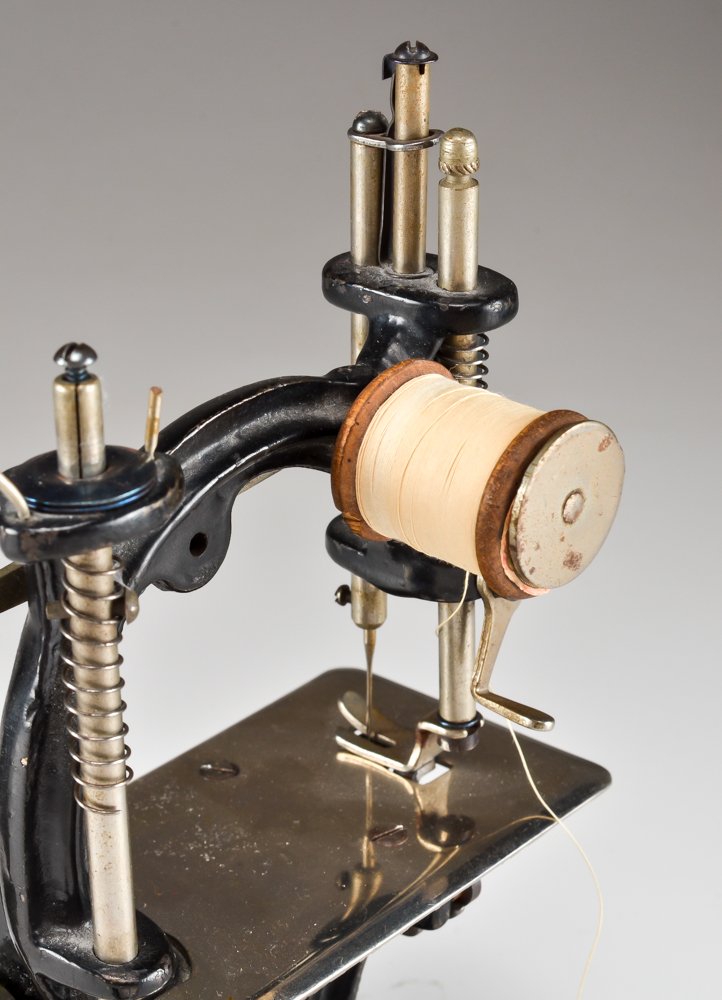 Antique Foley & Williams Midget Toy Sewing Machine