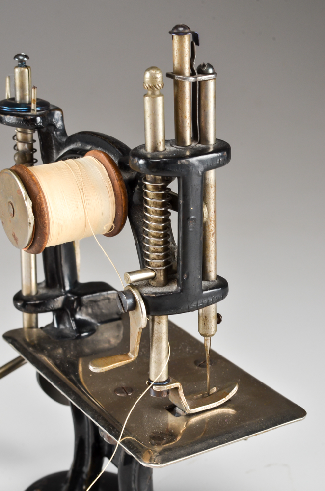 Antique Foley & Williams Midget Toy Sewing Machine