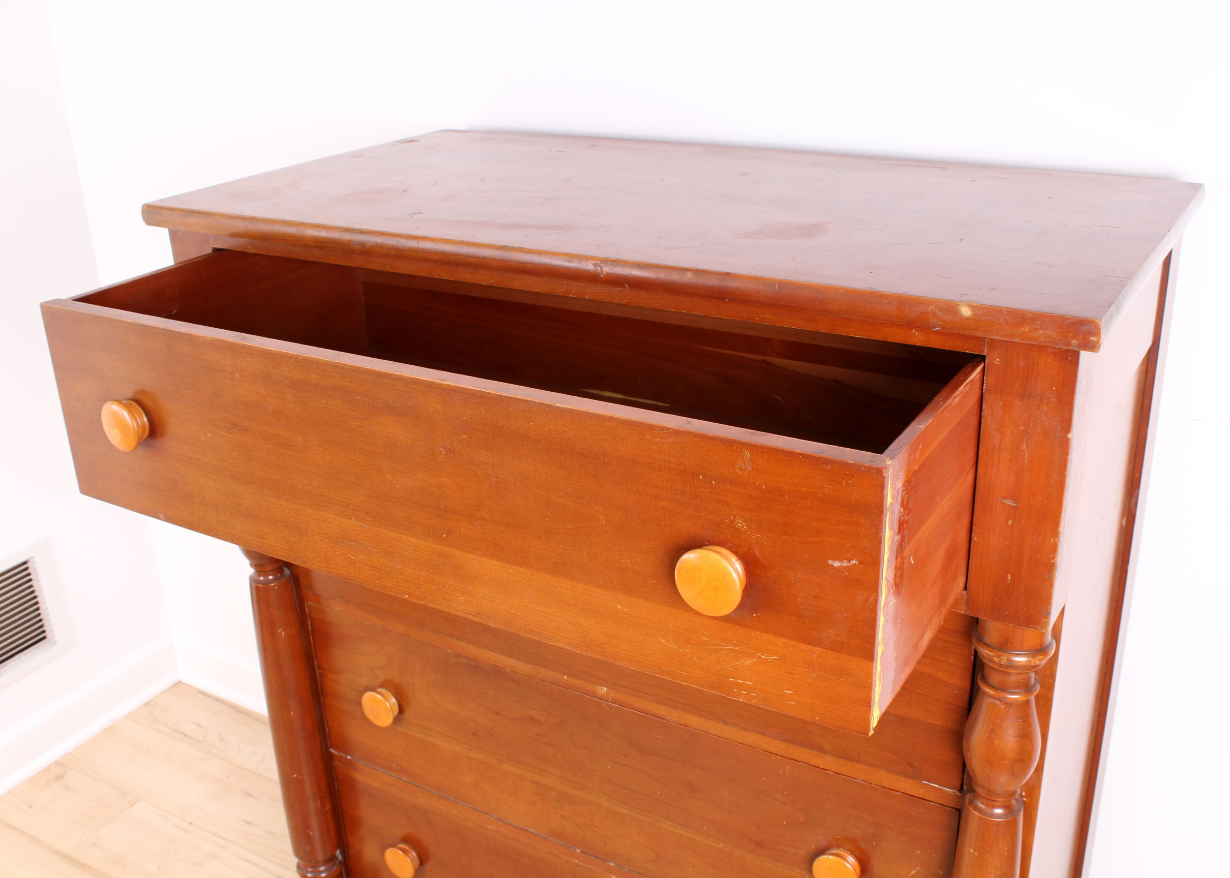 Neoclassical Federal Style Chest of Drawers