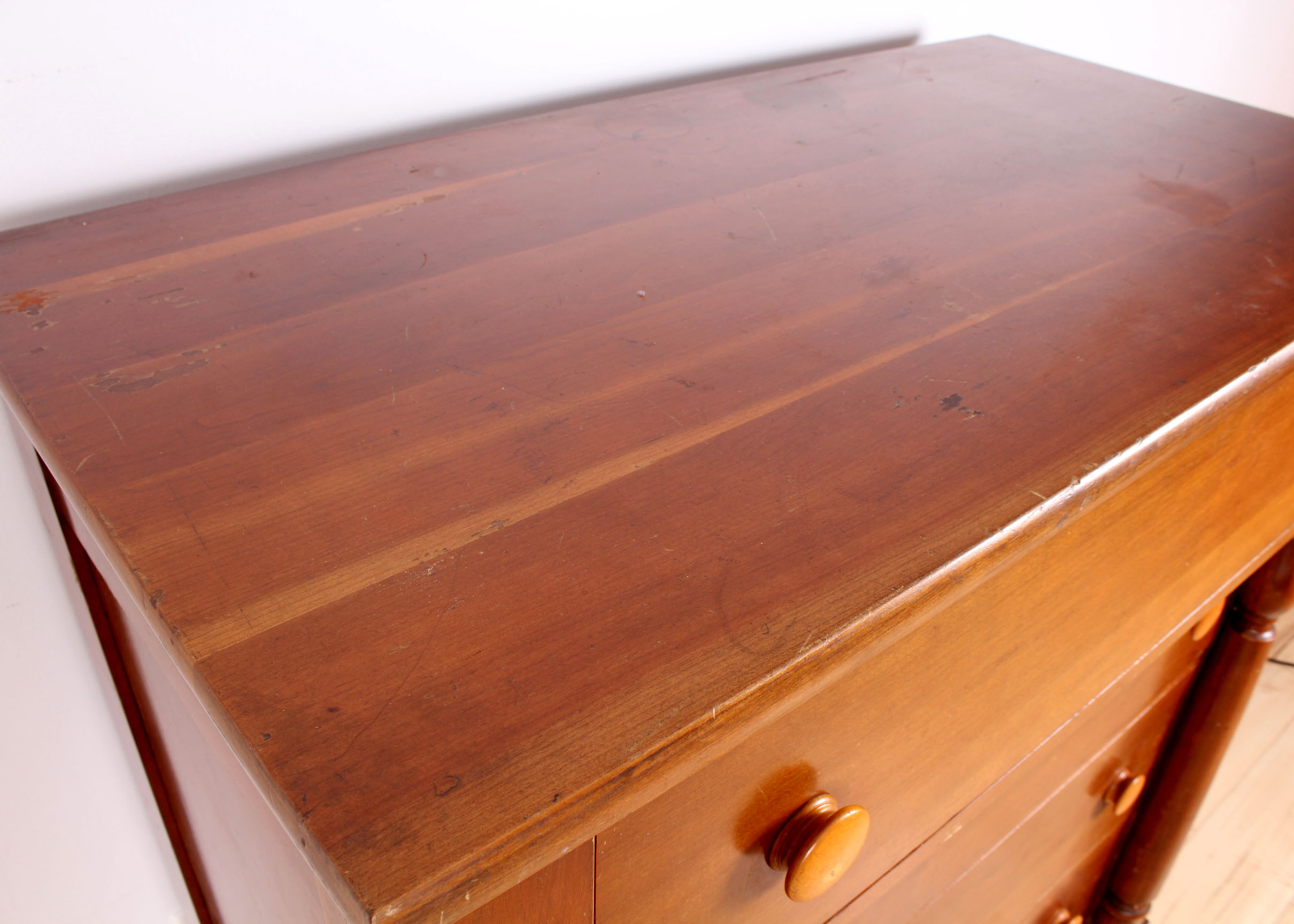 Neoclassical Federal Style Chest of Drawers