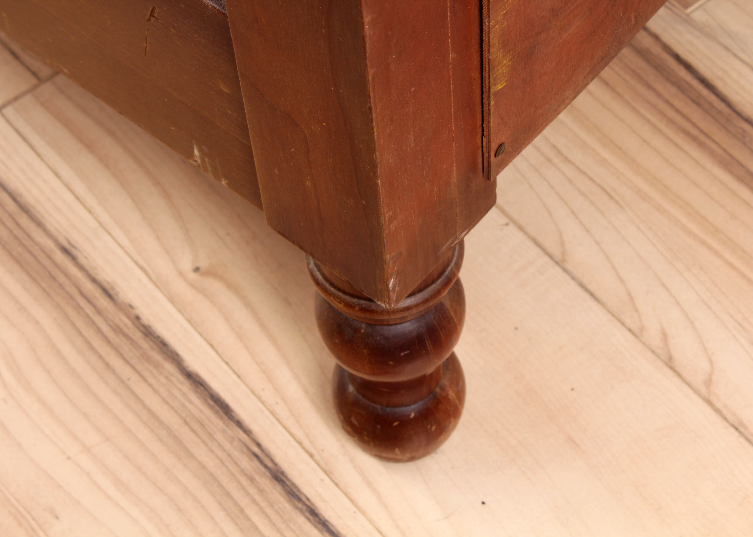 Neoclassical Federal Style Chest of Drawers