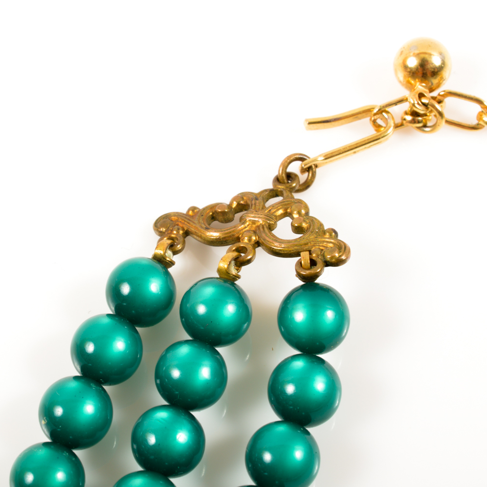 Vintage Emerald Green and Foil Glass Beaded Necklace