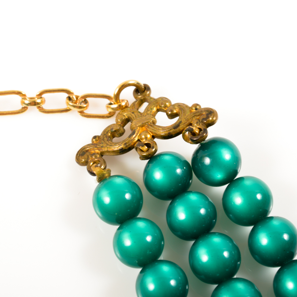 Vintage Emerald Green and Foil Glass Beaded Necklace