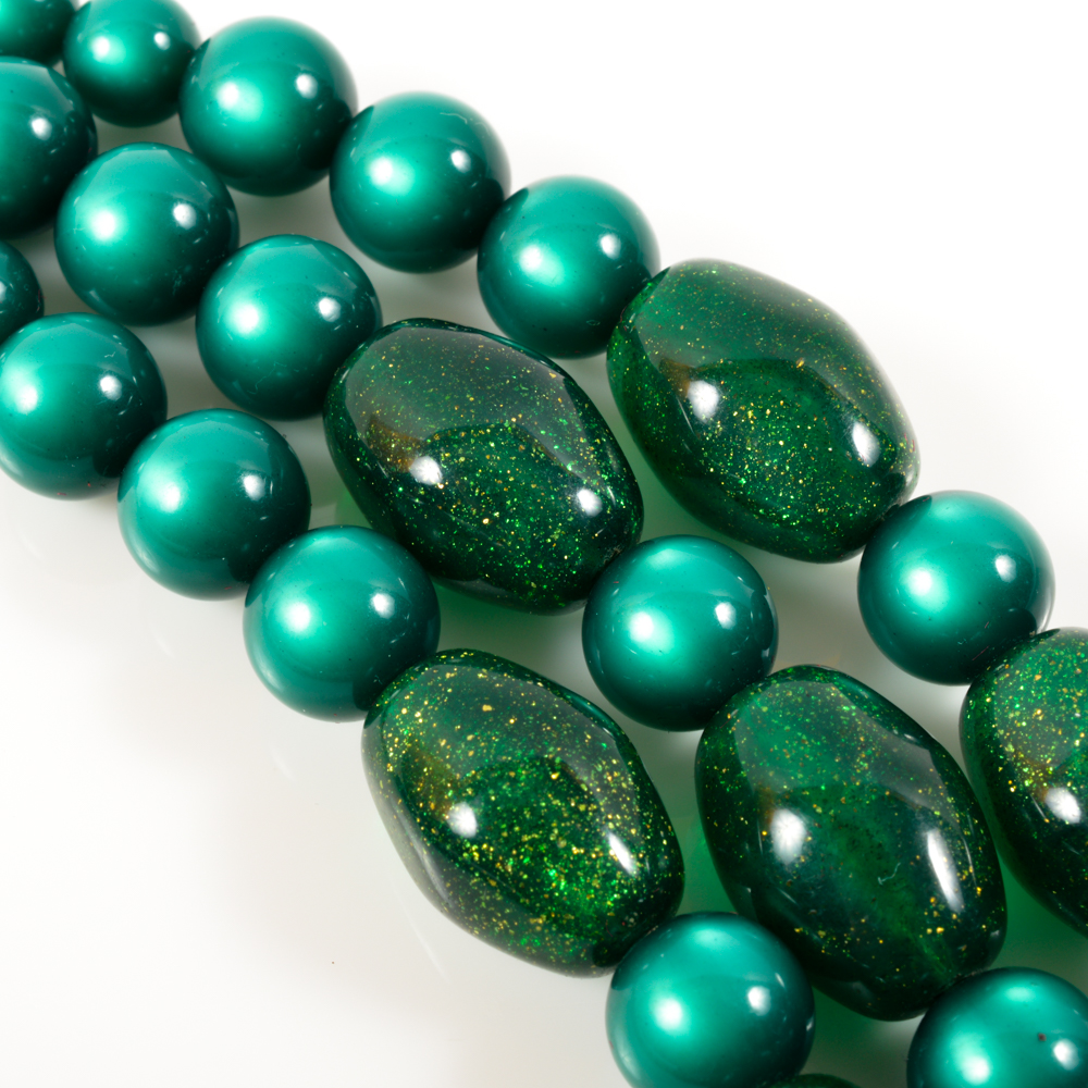 Vintage Emerald Green and Foil Glass Beaded Necklace