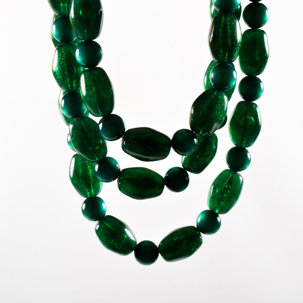 Vintage Emerald Green and Foil Glass Beaded Necklace