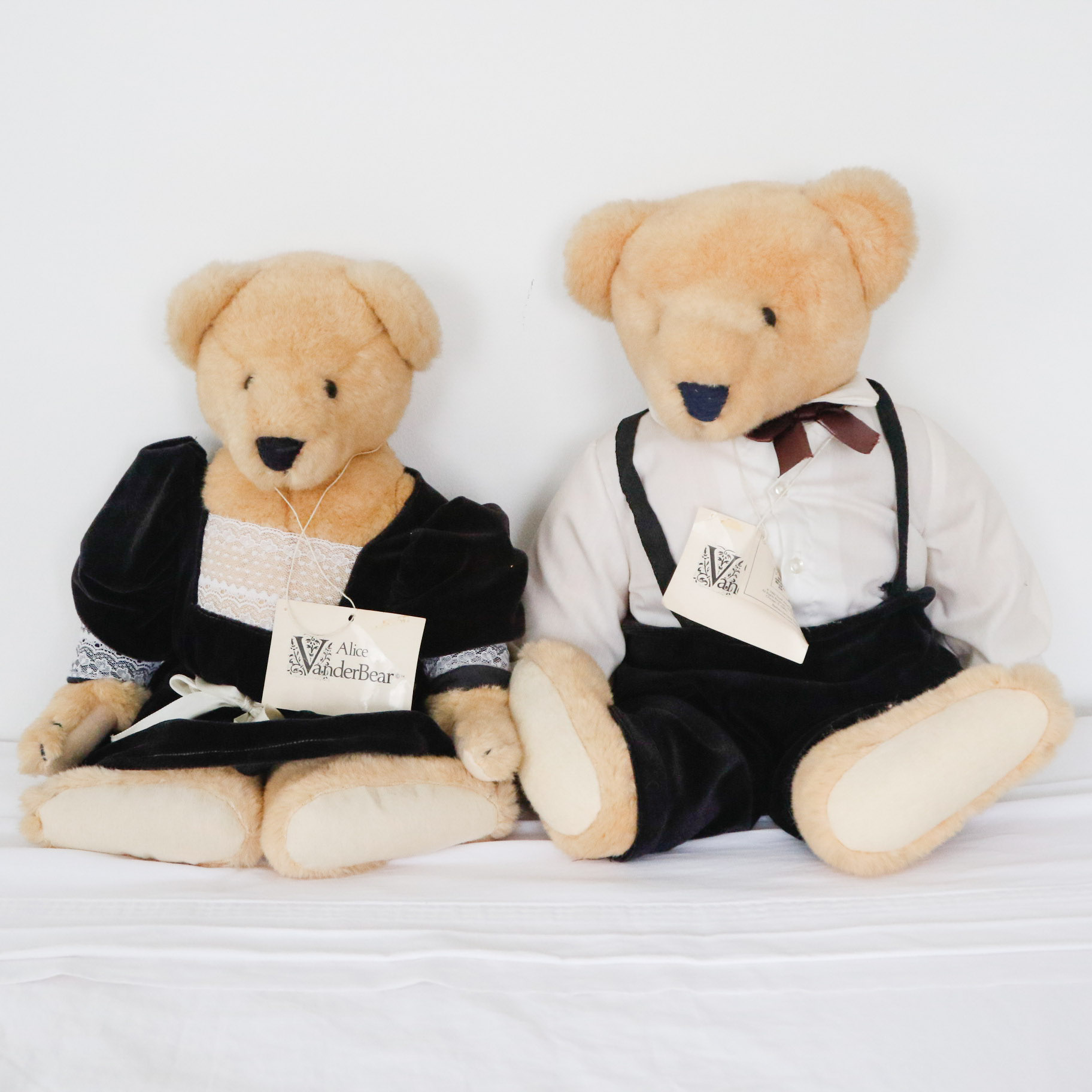 North American Bear Co. VIB Bears Alice & Cornelius Vanderbear