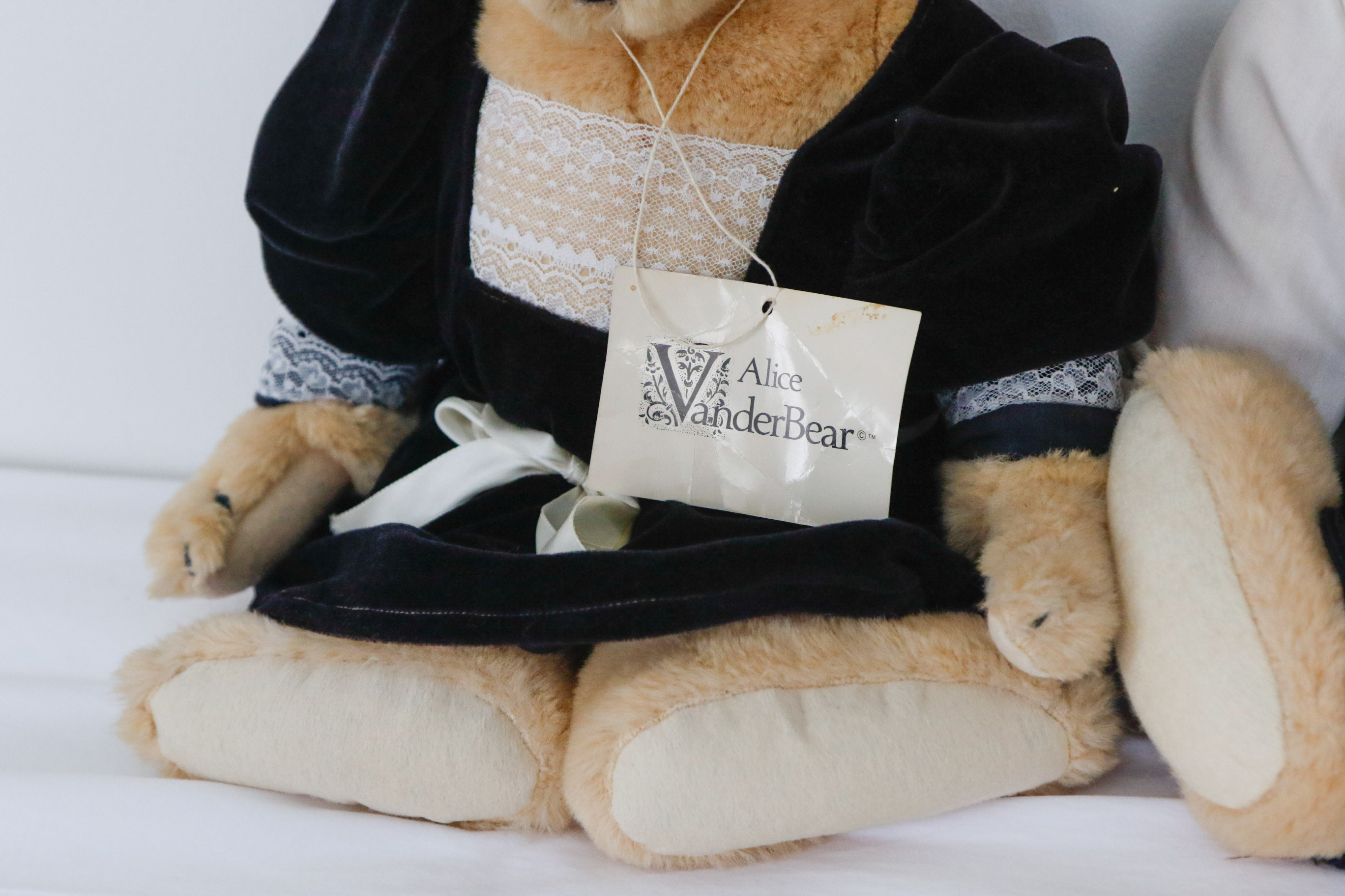 North American Bear Co. VIB Bears Alice & Cornelius Vanderbear