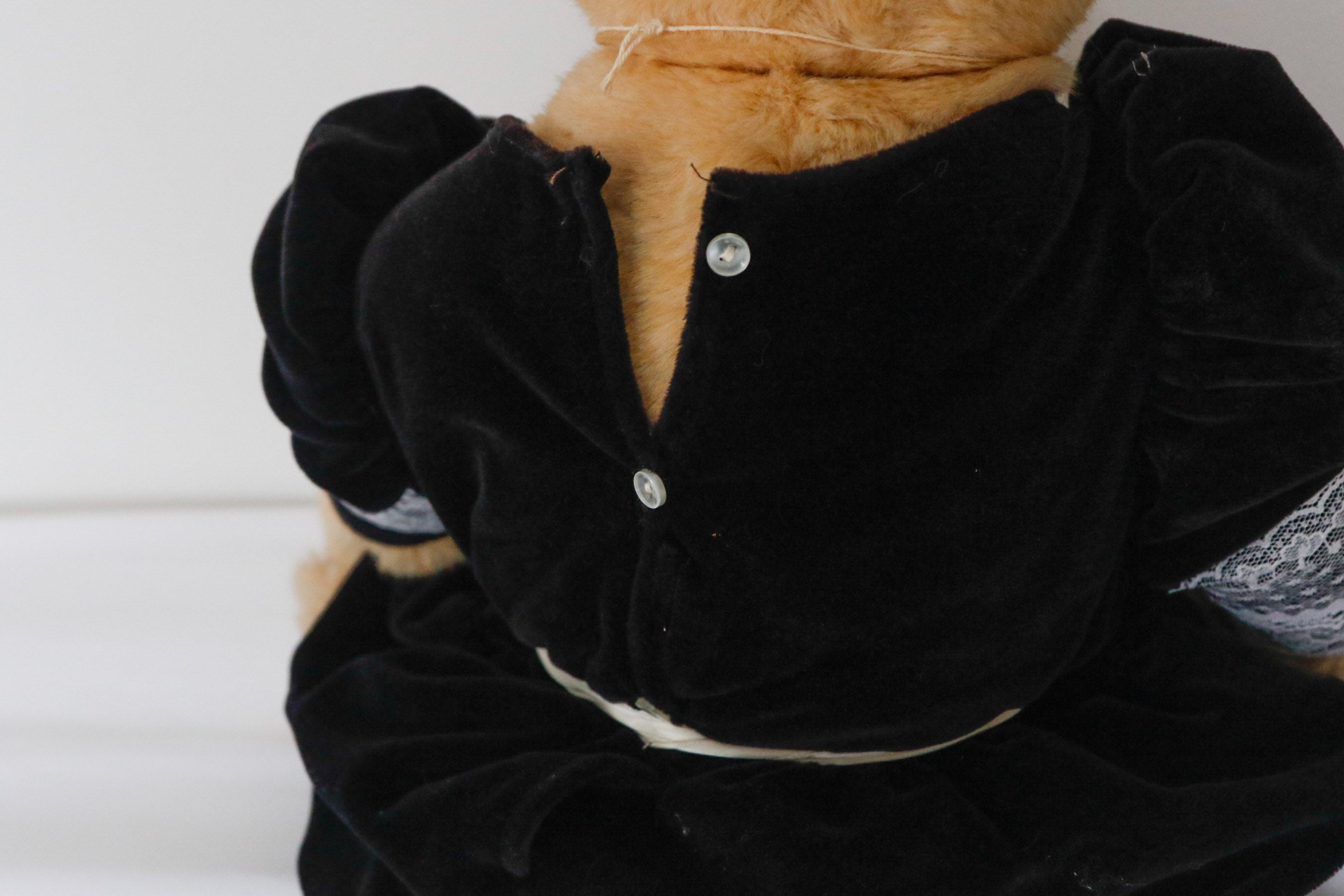 North American Bear Co. VIB Bears Alice & Cornelius Vanderbear