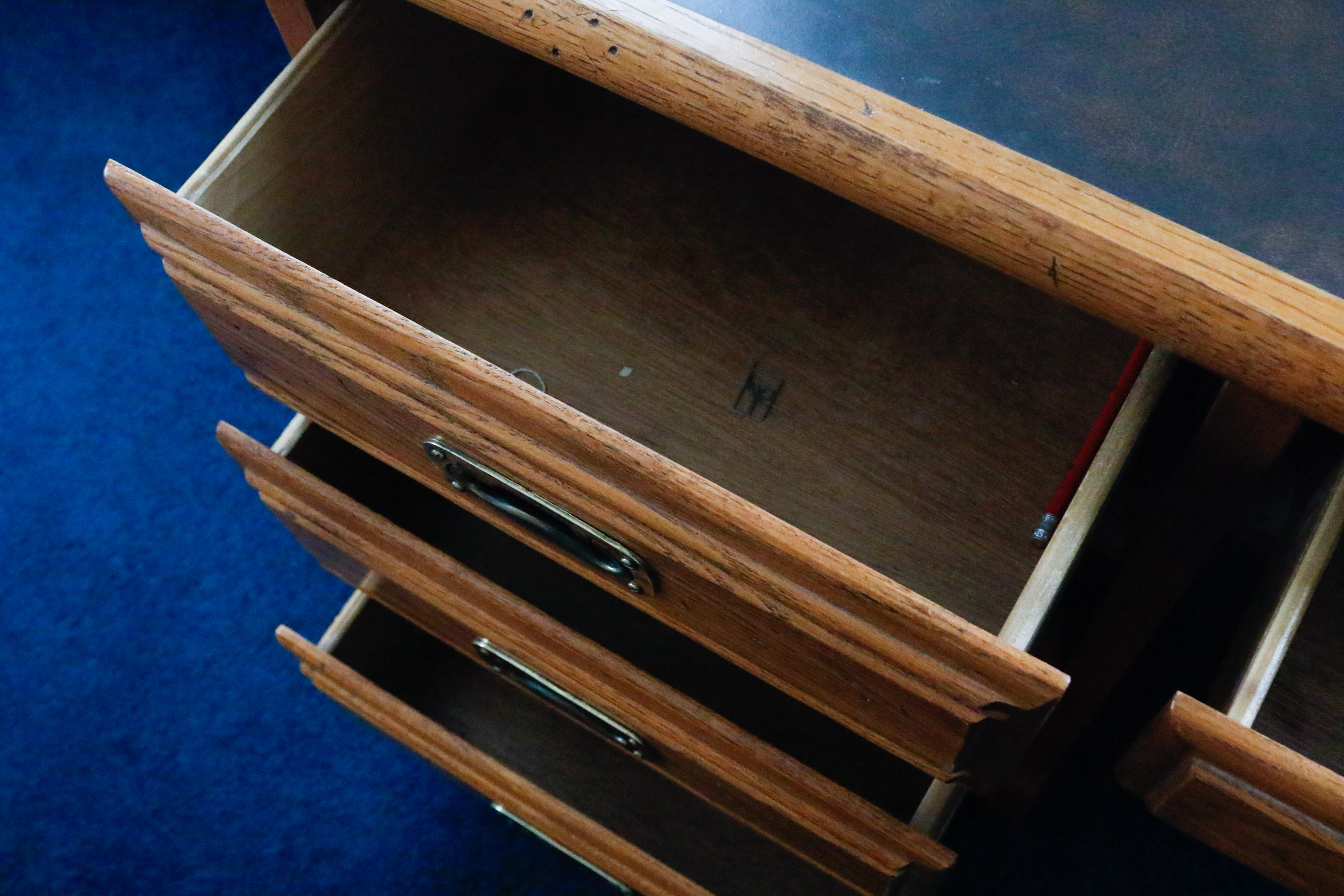 Young Hinkle Outrigger Desk and Chair