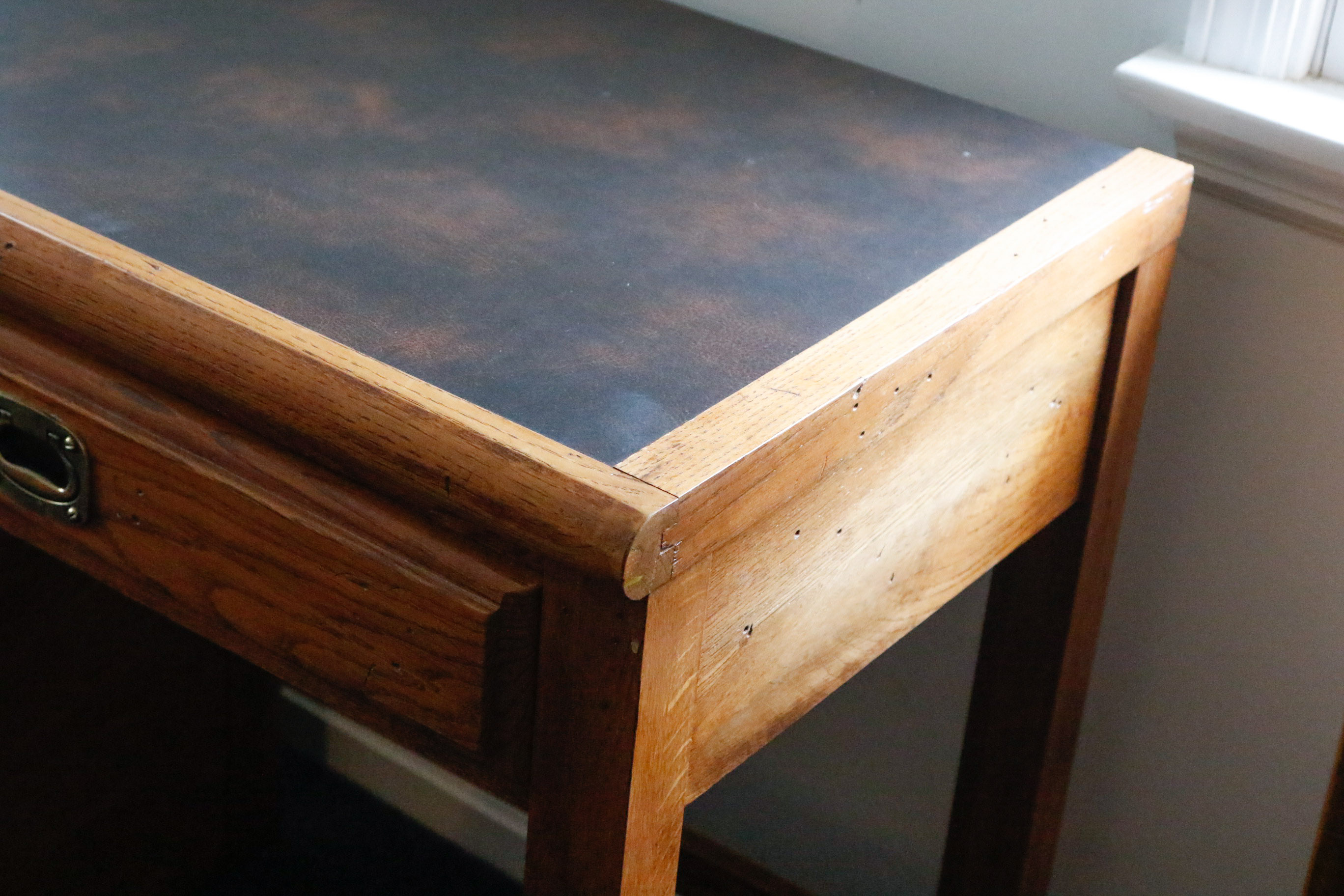 Young Hinkle Outrigger Desk and Chair