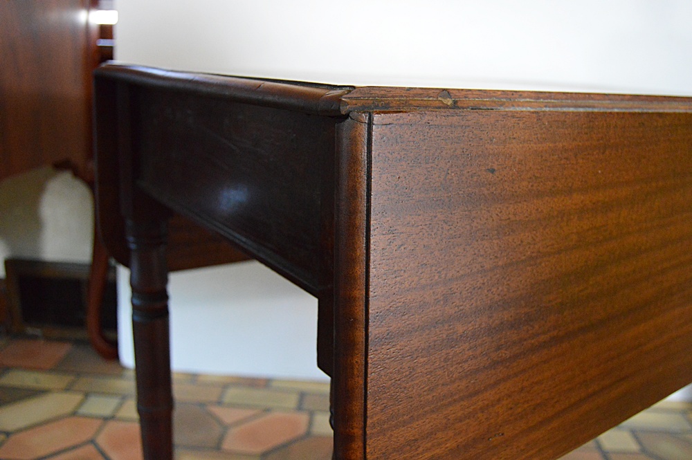 Antique Late 19th Century Mahogany Drop-Leaf Side Table