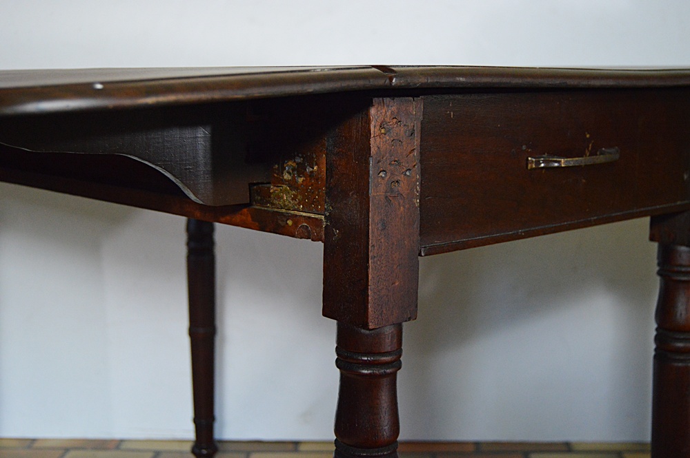 Antique Late 19th Century Mahogany Drop-Leaf Side Table