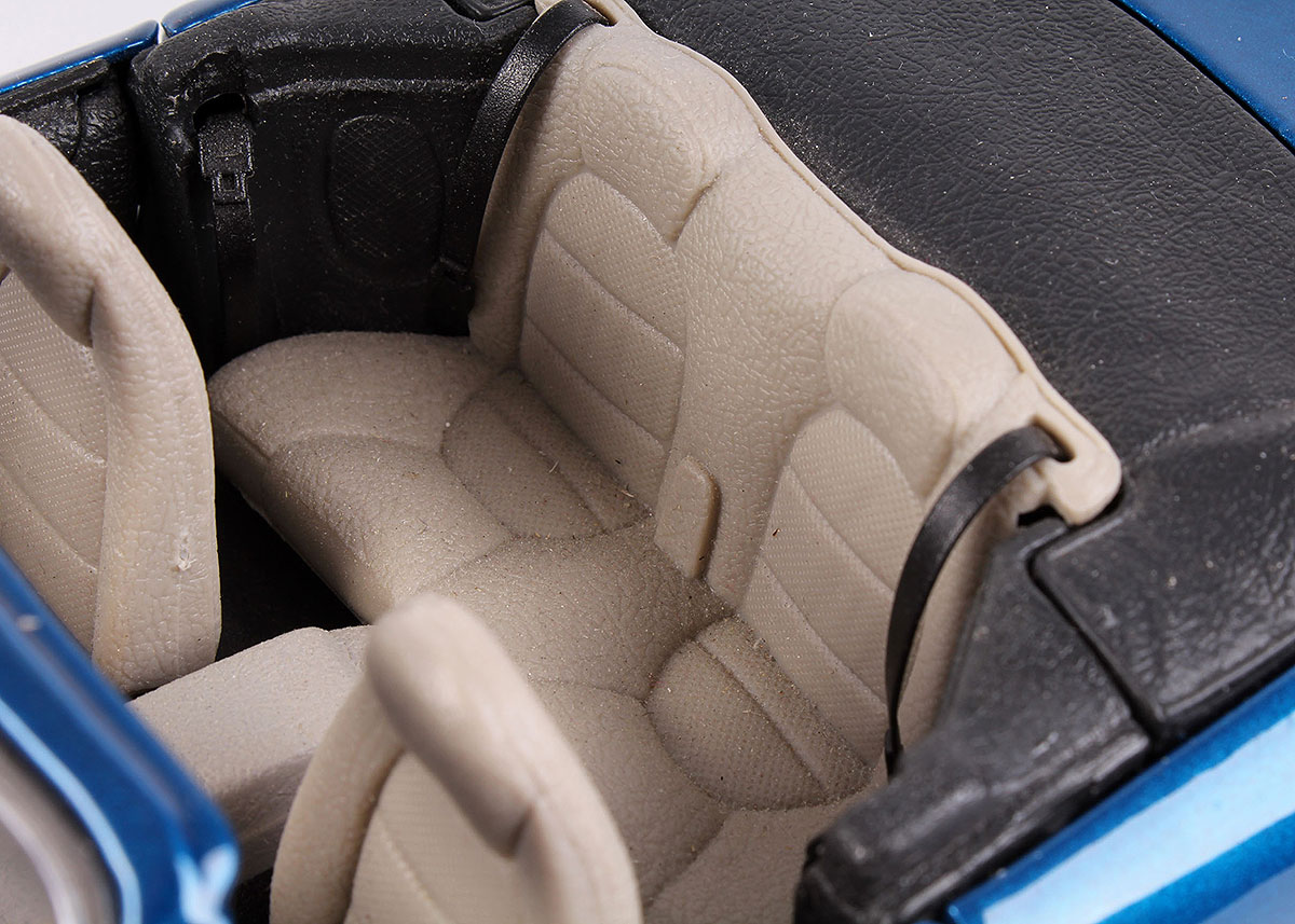 Two Maisto 1:18 Scale Die Cast Cars