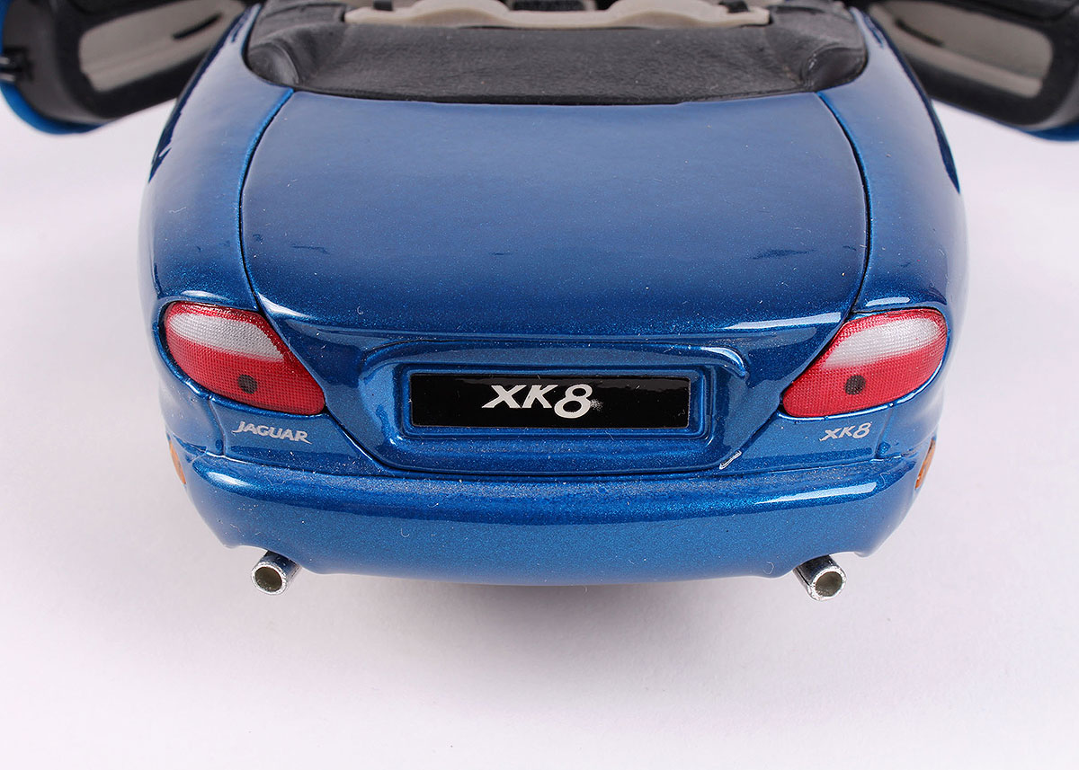 Two Maisto 1:18 Scale Die Cast Cars