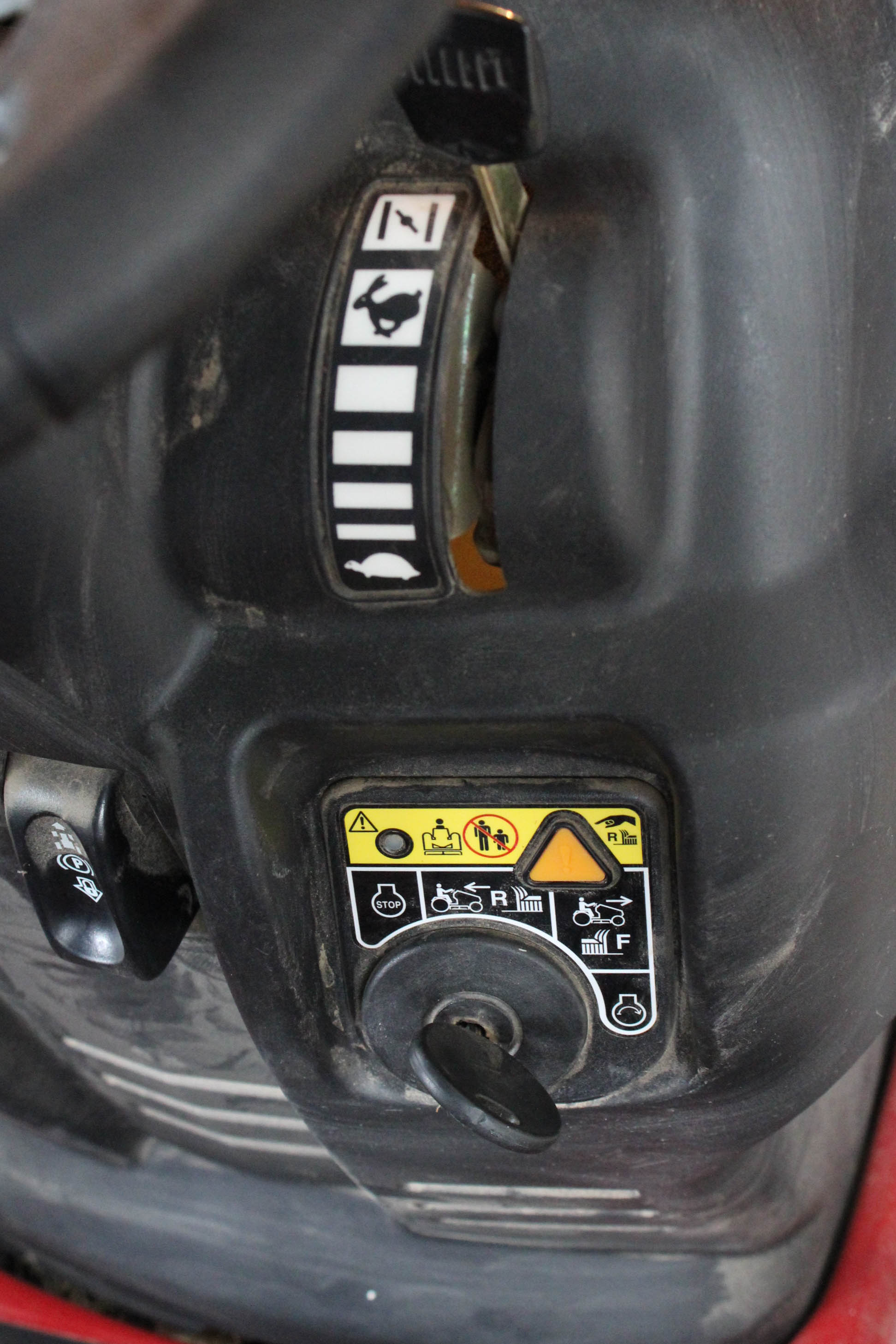 Toro LX 427 Lawn Tractor