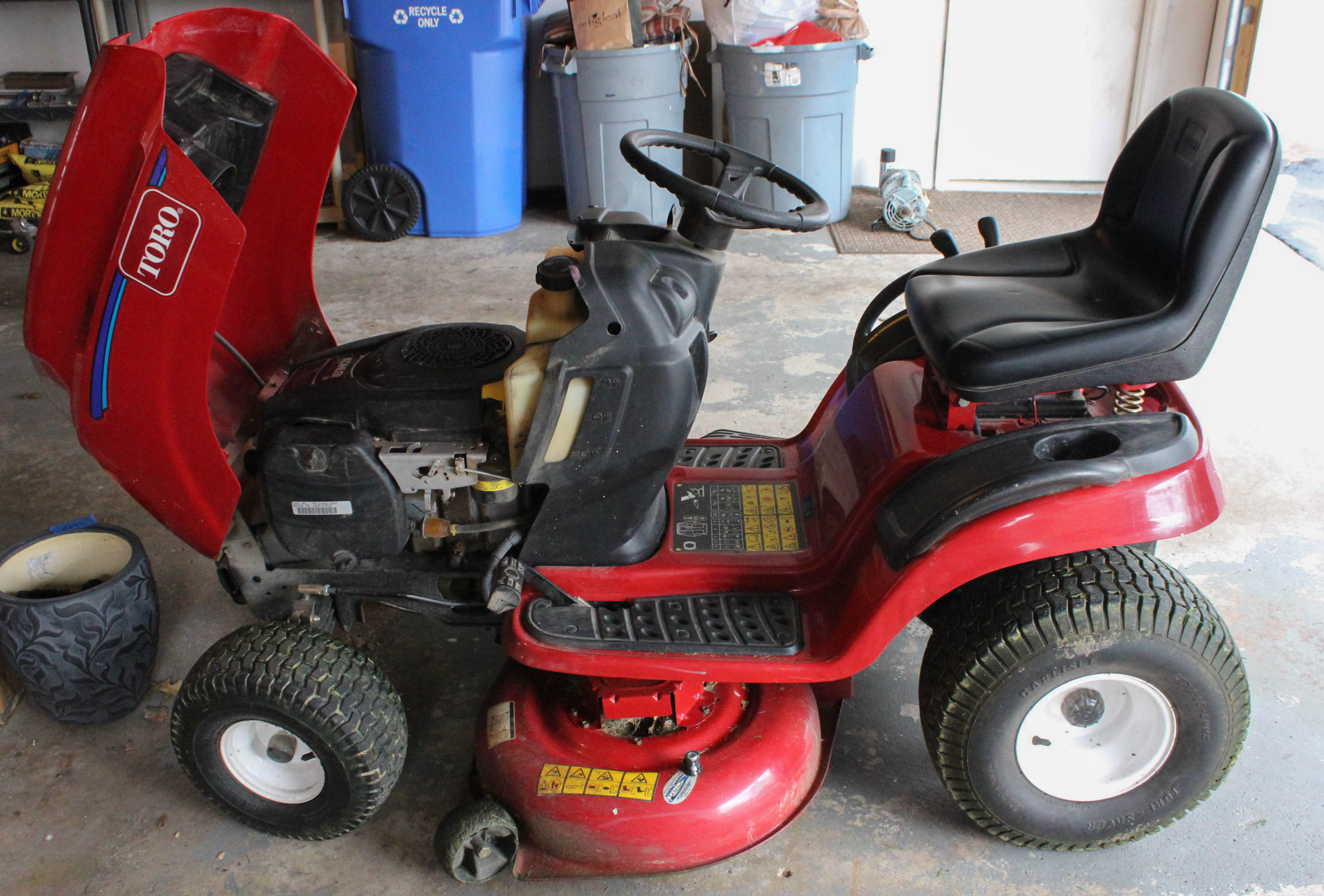Toro LX 427 Lawn Tractor