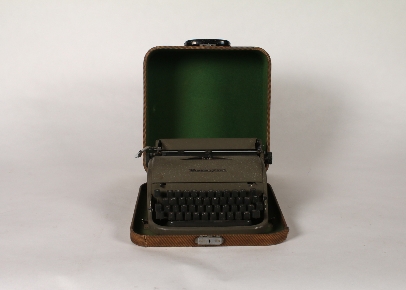 Vintage Remington Typewriter and Carrying Case