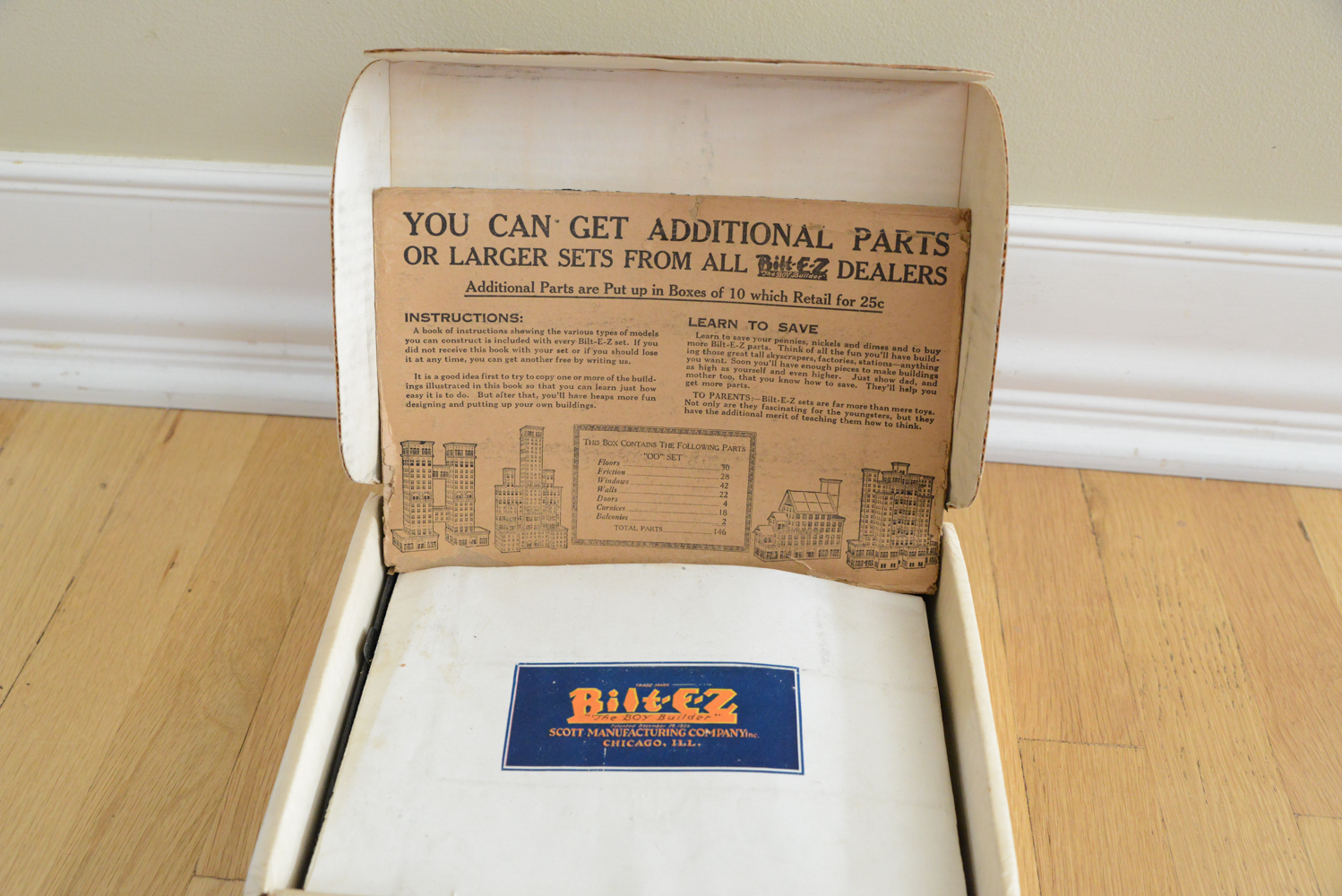 Vintage Bilt-E-Z "The Boy Builder" Model Building Set