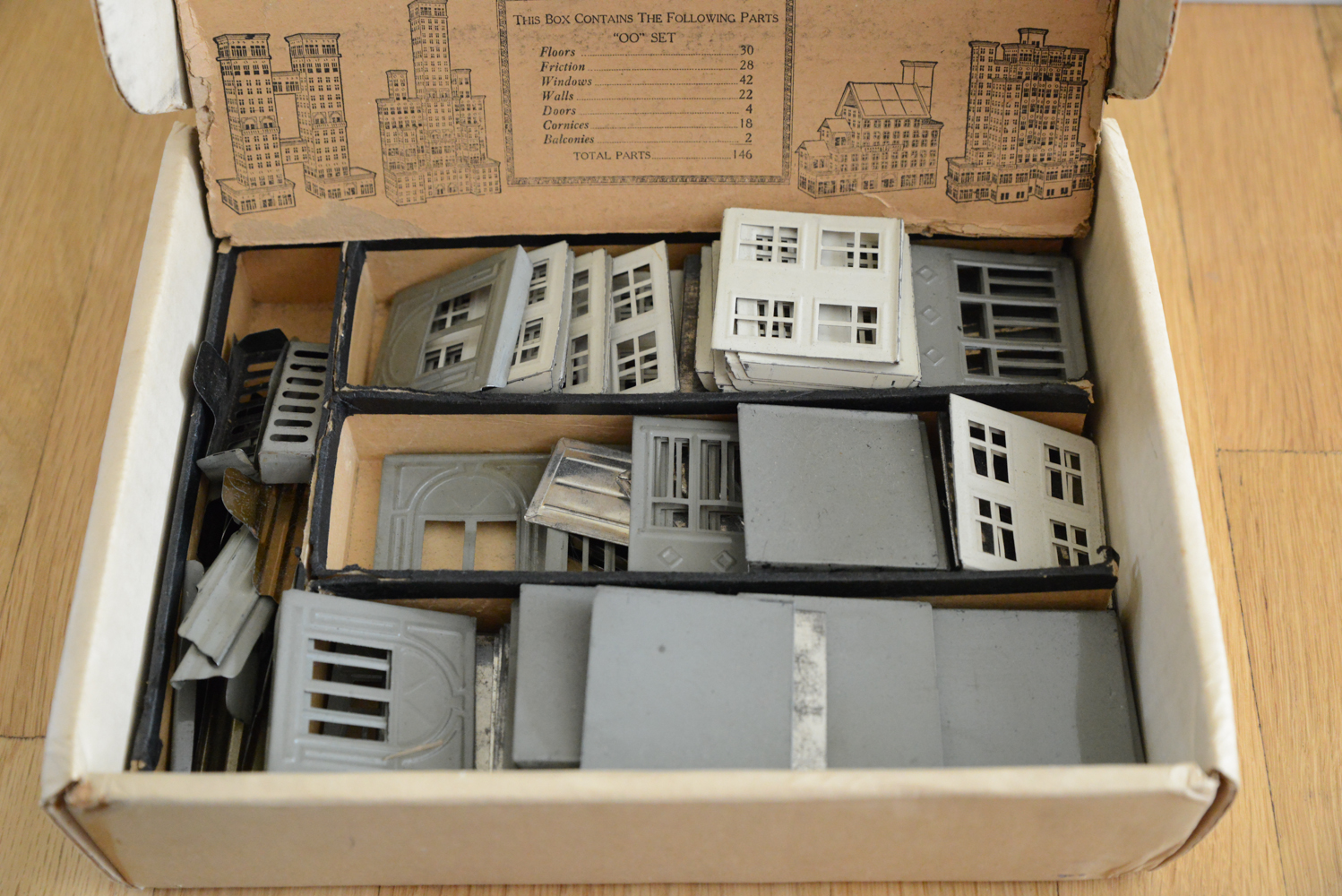 Vintage Bilt-E-Z "The Boy Builder" Model Building Set