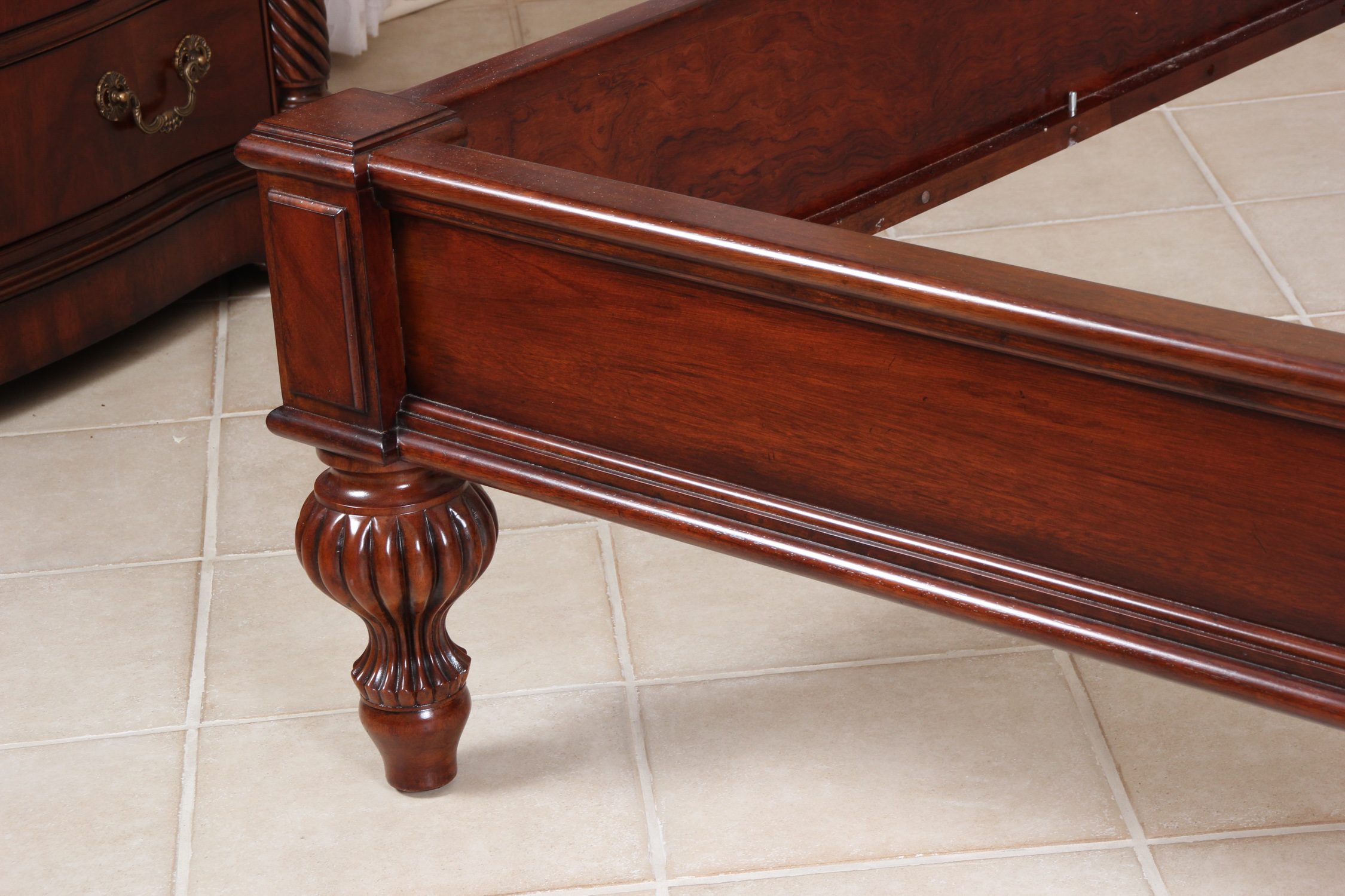 Drexel Heritage 'Portraits' Burled Sleigh Bed