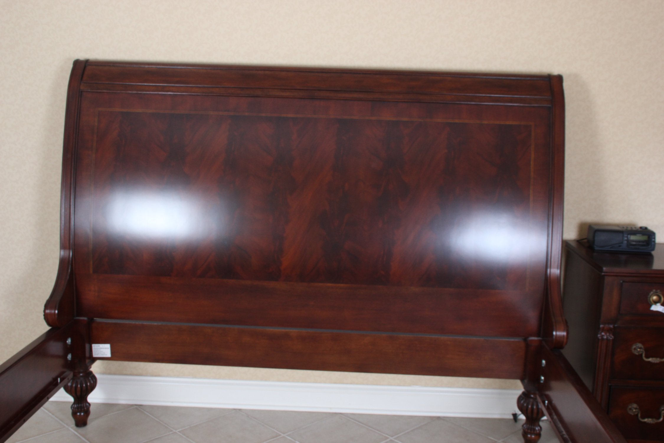 Drexel Heritage 'Portraits' Burled Sleigh Bed