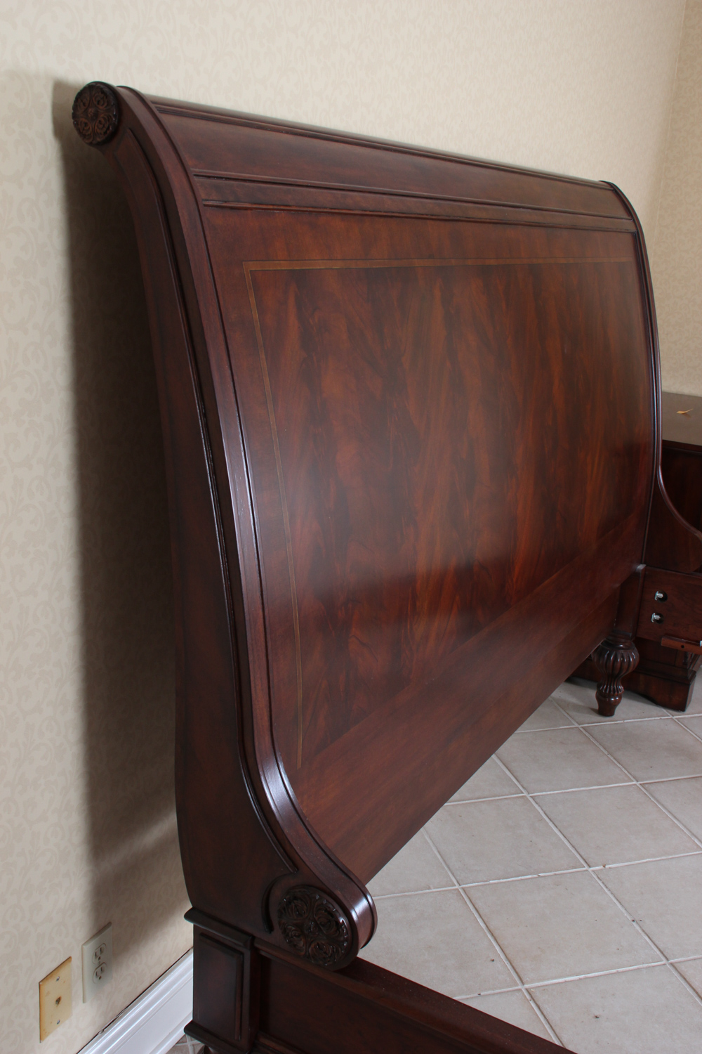 Drexel Heritage 'Portraits' Burled Sleigh Bed