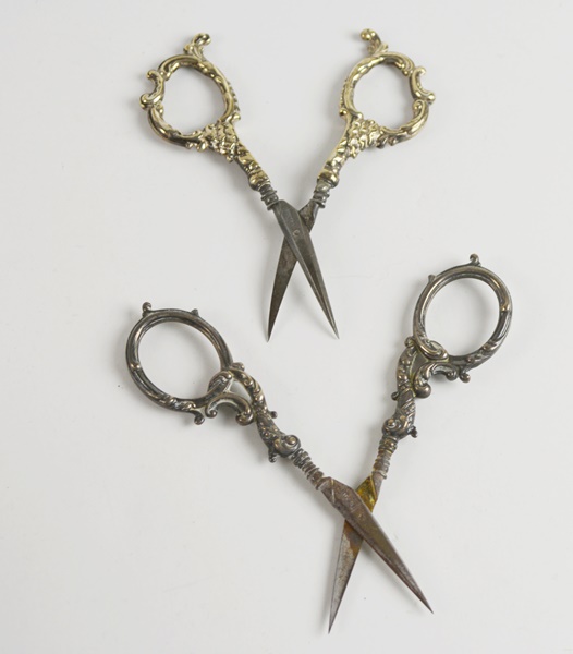 Antique Sterling Embroidery Button Scissors