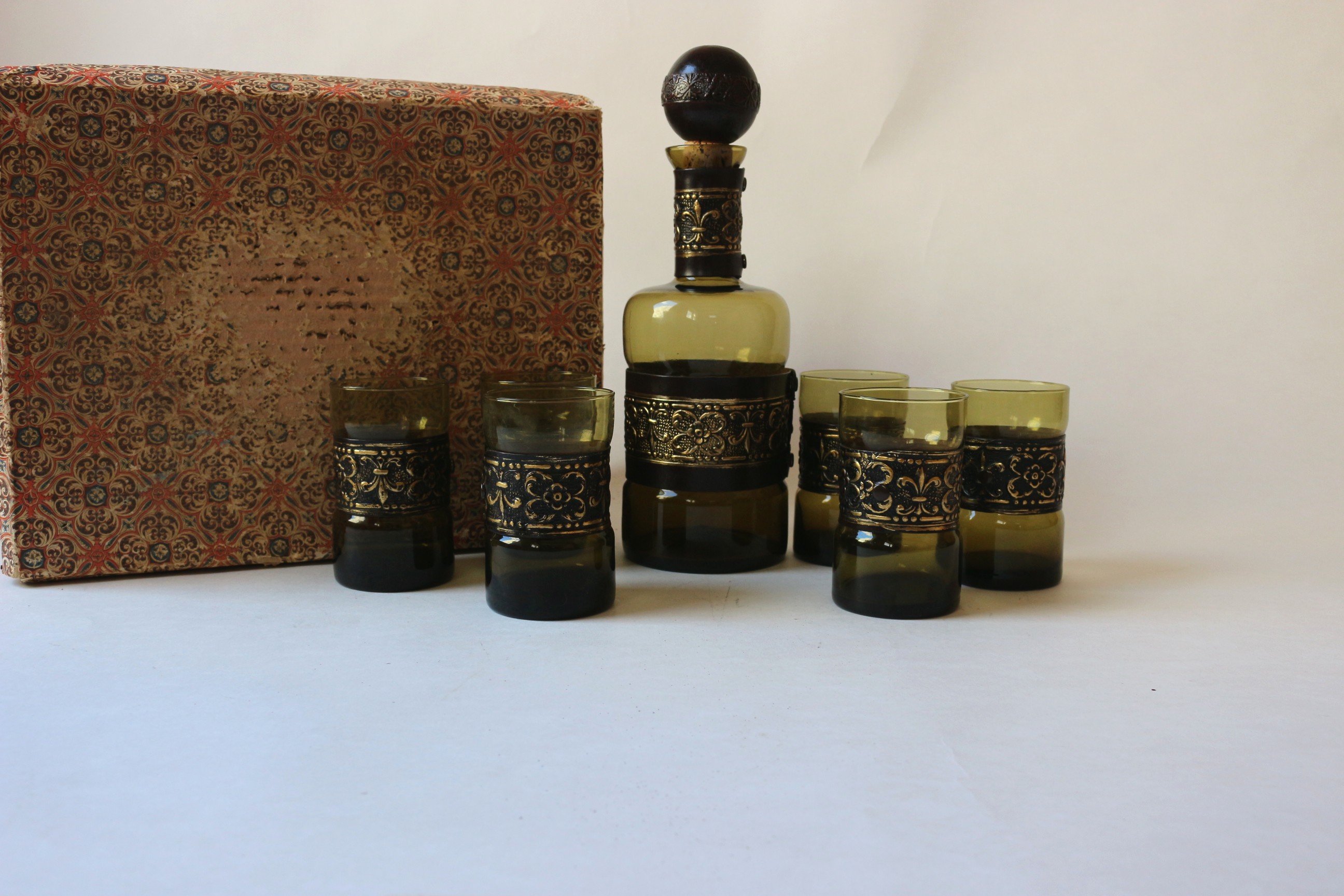 Florentine Green Art Glass Decanter and Glasses Set